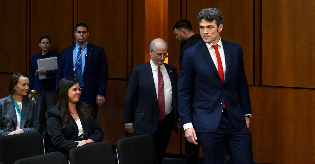 Trump Appointee Pressed Analyst to Redo Intelligence on Venezuelan Gang