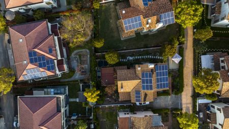 Energy Efficiency First: the cases of Italy and Greece